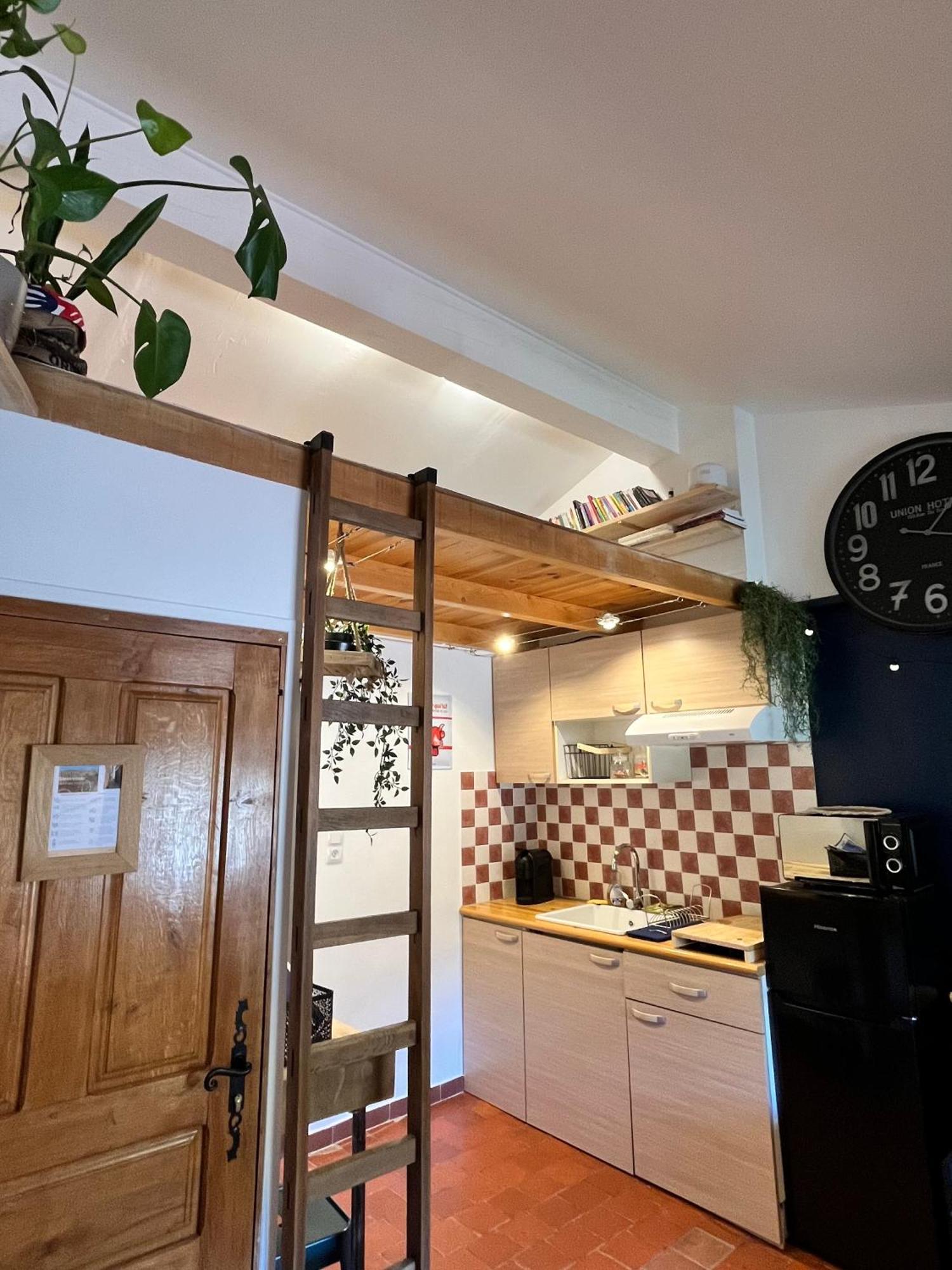 Cosy Provencal Appartement Belgentier Buitenkant foto